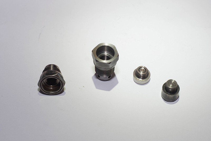 Draing and Fill Valves en Monel 405 con resorte de Inconel