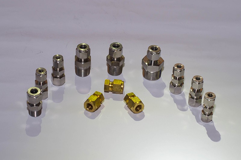 Uniones, Fitting, en Stainless Steel 316 marca DK-LOK  (varias combinaciones y tamaños)